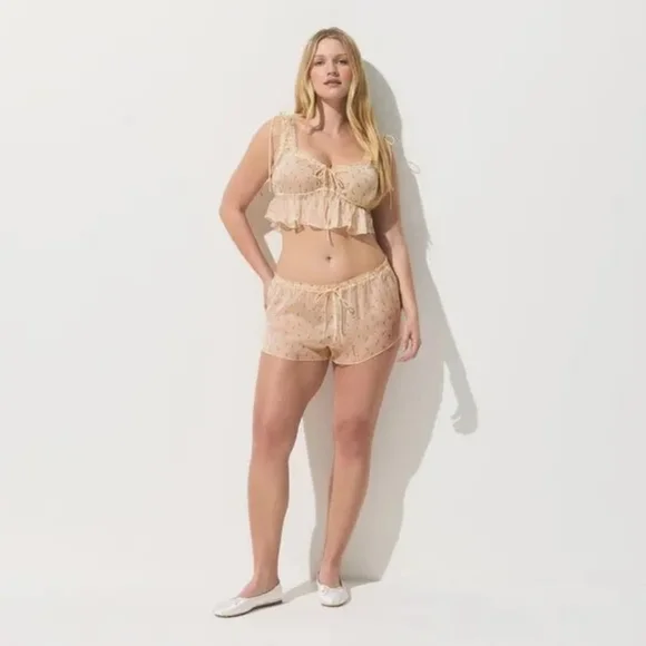 S1. NWT SKIMS ROMANCE BABYDOLL & SHORT SET IN BUTTER VINTAGE ROSE PRINT - Picture 3 of 8